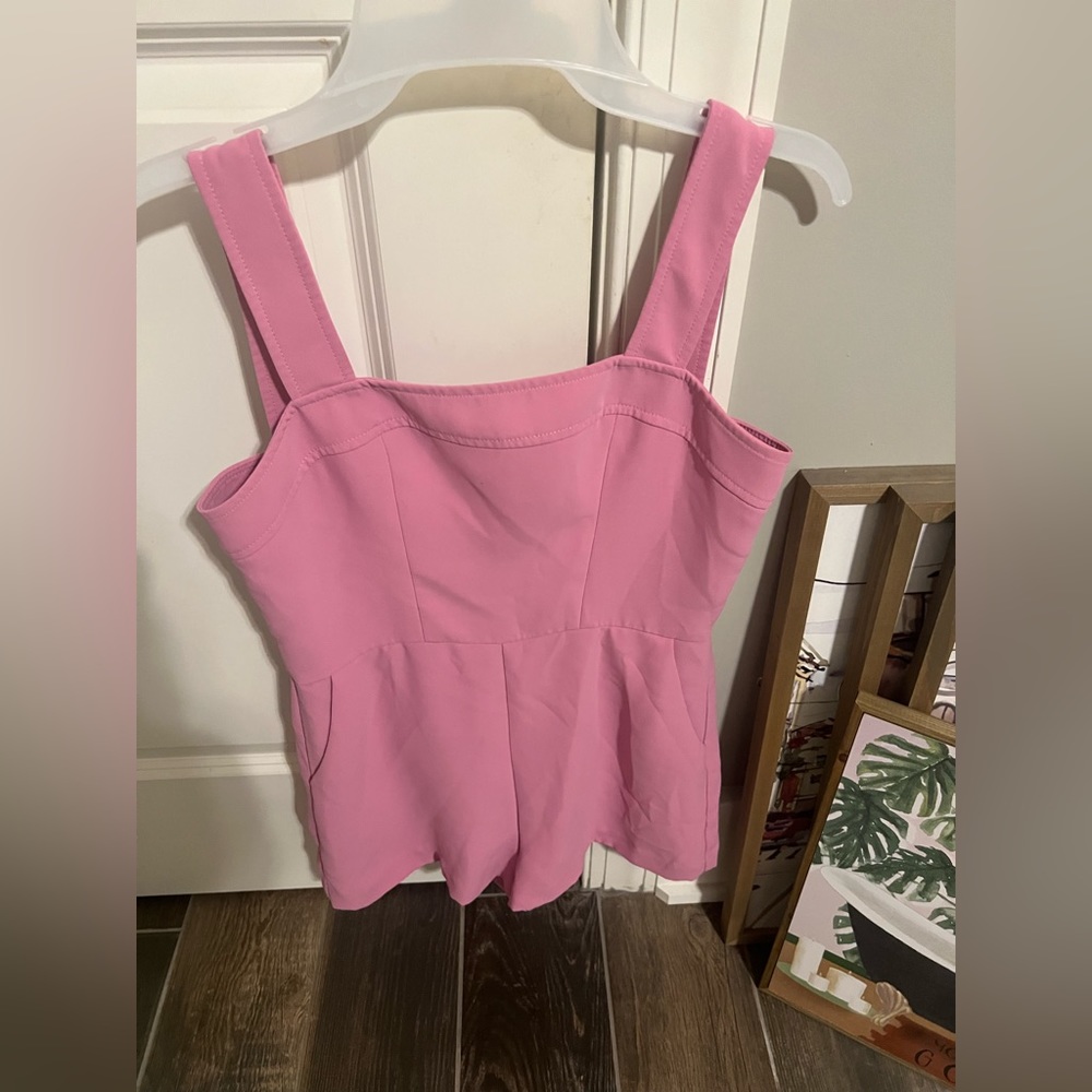 AMANDA UPRICHARD pink romper